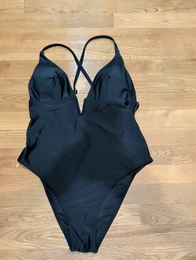 Cupshe Sleek Black One-Piece with Crisscross Straps